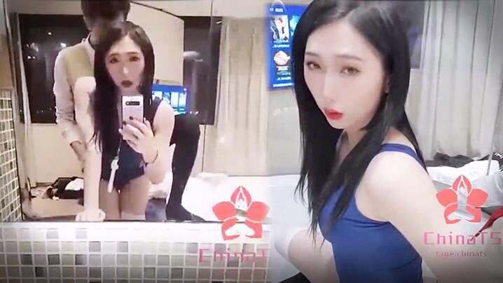 【国产TS系列】紫苑酒店浴缸玩3P 清纯泳装相互玩鸡儿直男前后夹击双洞被射